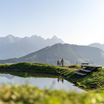 Yoga at lake Streuböden