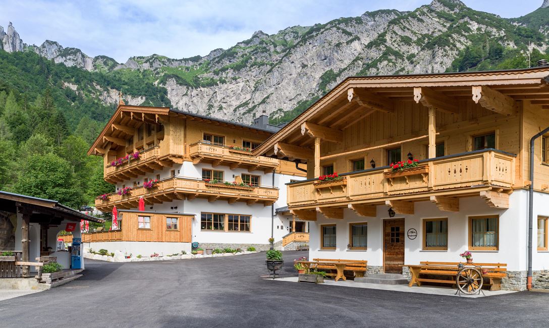 Alpengasthaus_Griesner_Alm_Kaiserbachtal_6_Kirchdo