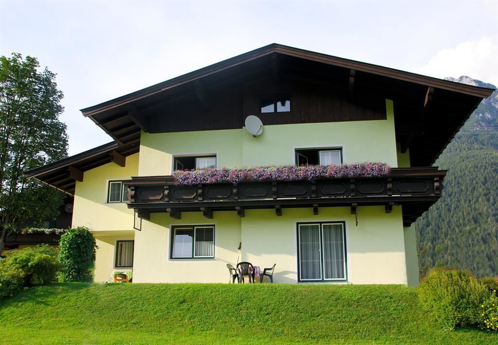 Hausansicht Sommer 1