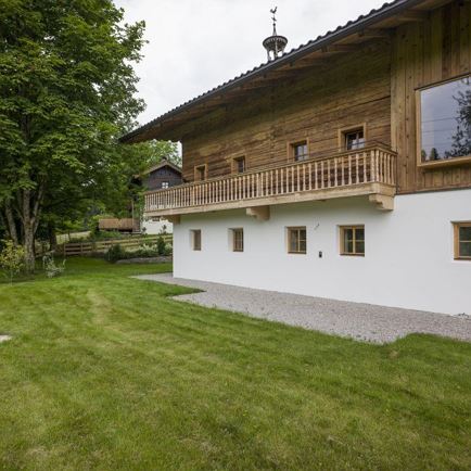 Hausansicht_Gartenansicht_Sommer