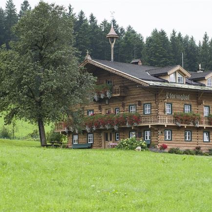 Pfaringhof, Hausansicht Sommer