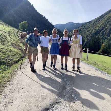 Fam. Schwaiger beim Almabtrieb