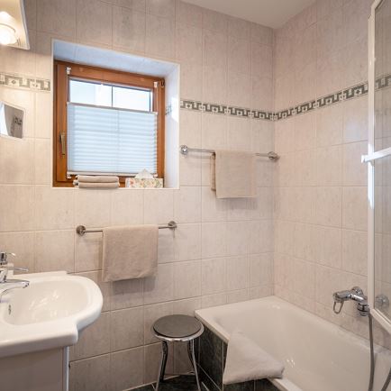 Badezimmer Galerie (c) Hannes Dabernig