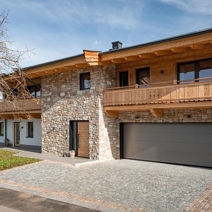 Haus vorne II (c)Hannes Dabernig