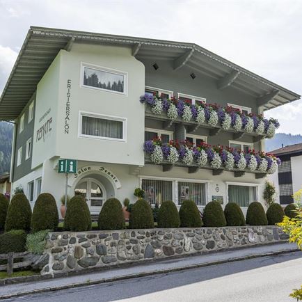 Aussenansicht Sommer