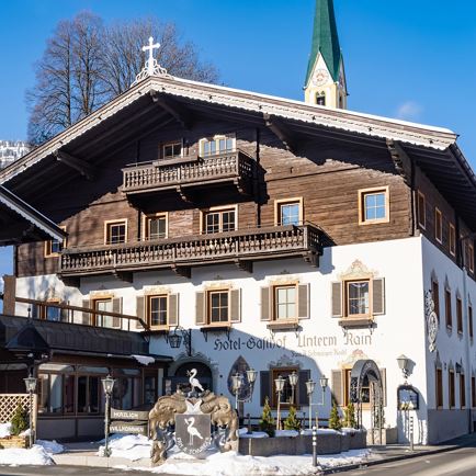 Hotel_Gasthof_Unterm_Rain_Kitzbuehelstrasse_8_Kirc