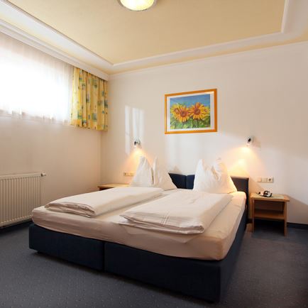 Gasthof-Kalswirt-Poell-Sepp-Hauptstrasse-22-Kirchb