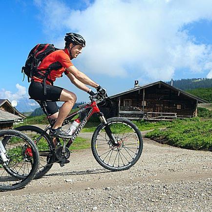 KAM_002014_Biker-in-Fahrt_Fotograf-Johannes-Felsch
