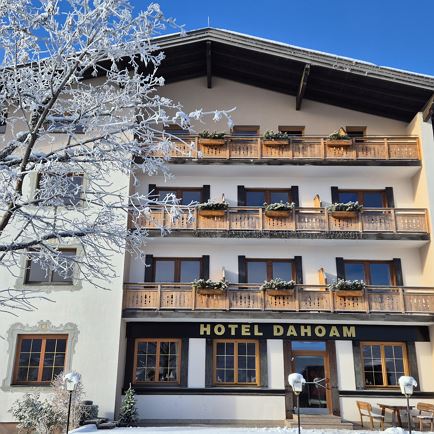 09.01 HAUSANSICHT FRONT WINTER