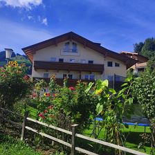 Hausansicht_Sommer_Appartement-Christine-Brixen-im