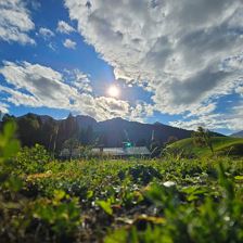 Sonne über den Bergen