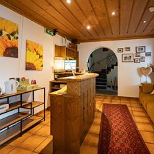 Rezeption mit Tee- und Kaffeebar