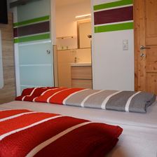 Schlafzimmer u Bad