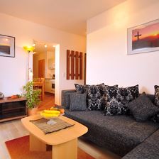 Haus-Roland-Prem-Annamarie-Lindrainweg-Wohnzimmer