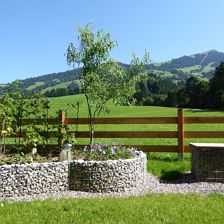 Garten/ Zimmeraussicht zur Hohen Salve