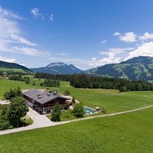 Weberhof_Penningdoerfl_15_Hopfgarten_aussen_Drohne