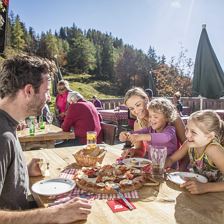 Wandern-Steinplatte-Waidring-5©defrancesco klein