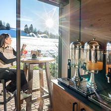 Nina Terrasse mit Getraenke