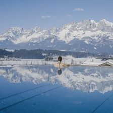 Infinity-Pool-Winter