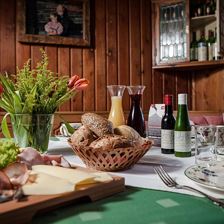 Angerer-Alm_Fruehstueck_01