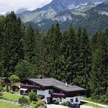 Hausansicht Sommer II