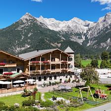 Spielplatz und Garten