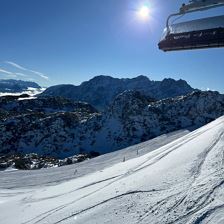 Skifahren auf der Steinplatte