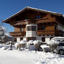 Hausansicht Winter