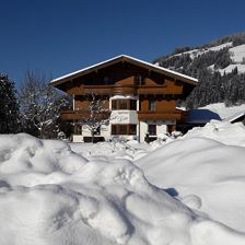 Hausansicht Winter
