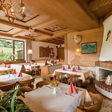 Hotel_Gasthof_Aschenwald_Bahnhofstrasse_19_Westend