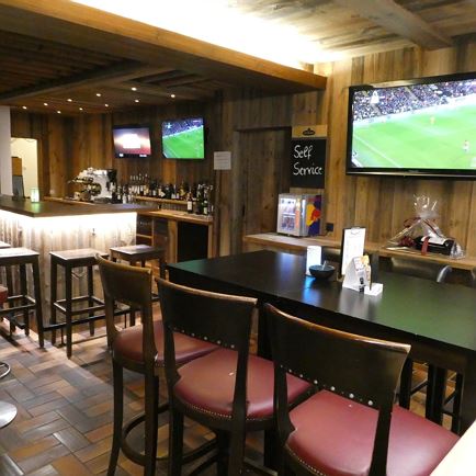 Norman's Skybar / Pub