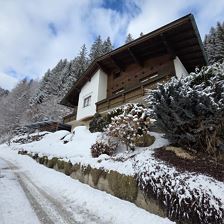 Feines Alpennest im Winter