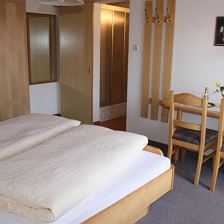 Zimmer2 Balkon Sudseite