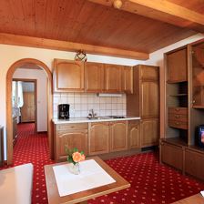 Landhaus-Bachler-Loise-Feuringweg-27-Brixen-Wohnzi