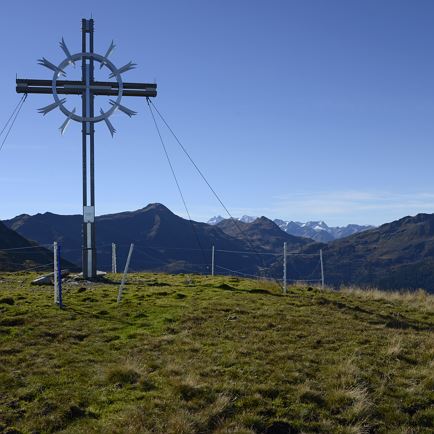 Lodron Gipfelkreuz (2).JPG